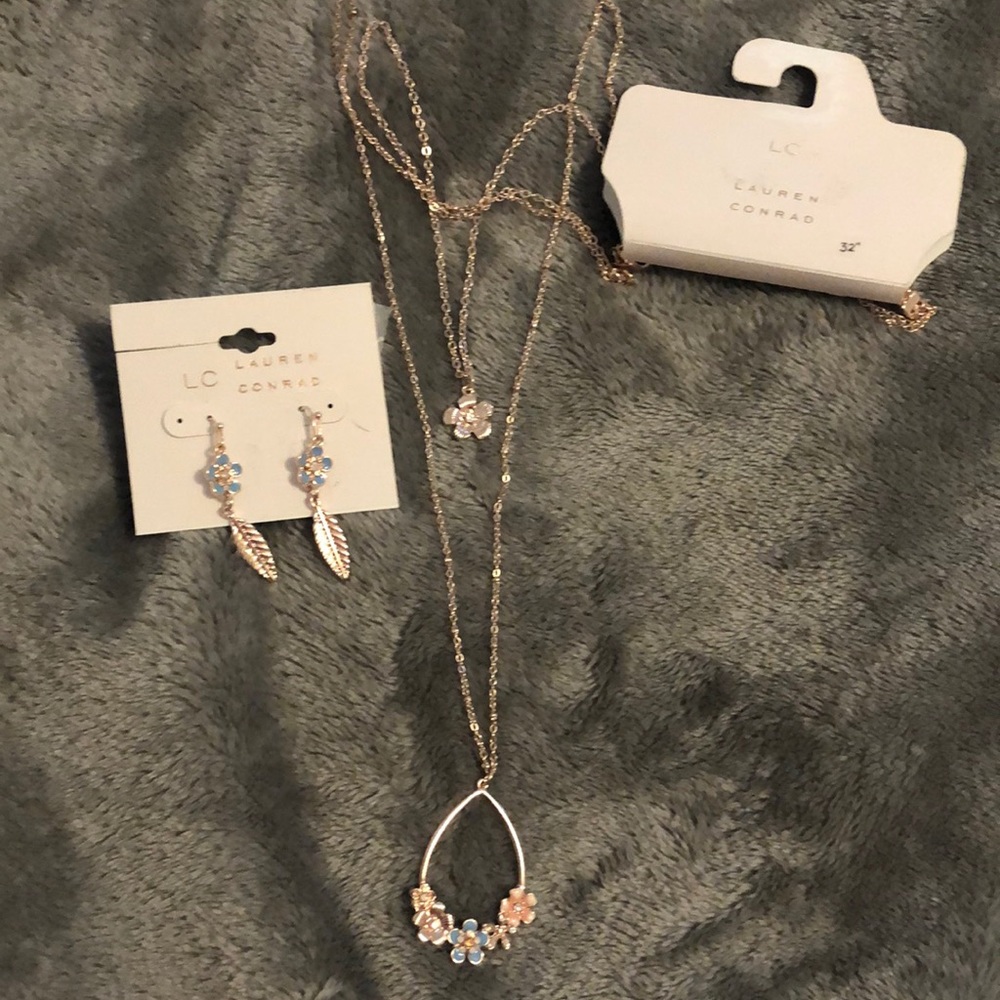Layered necklace and earring set